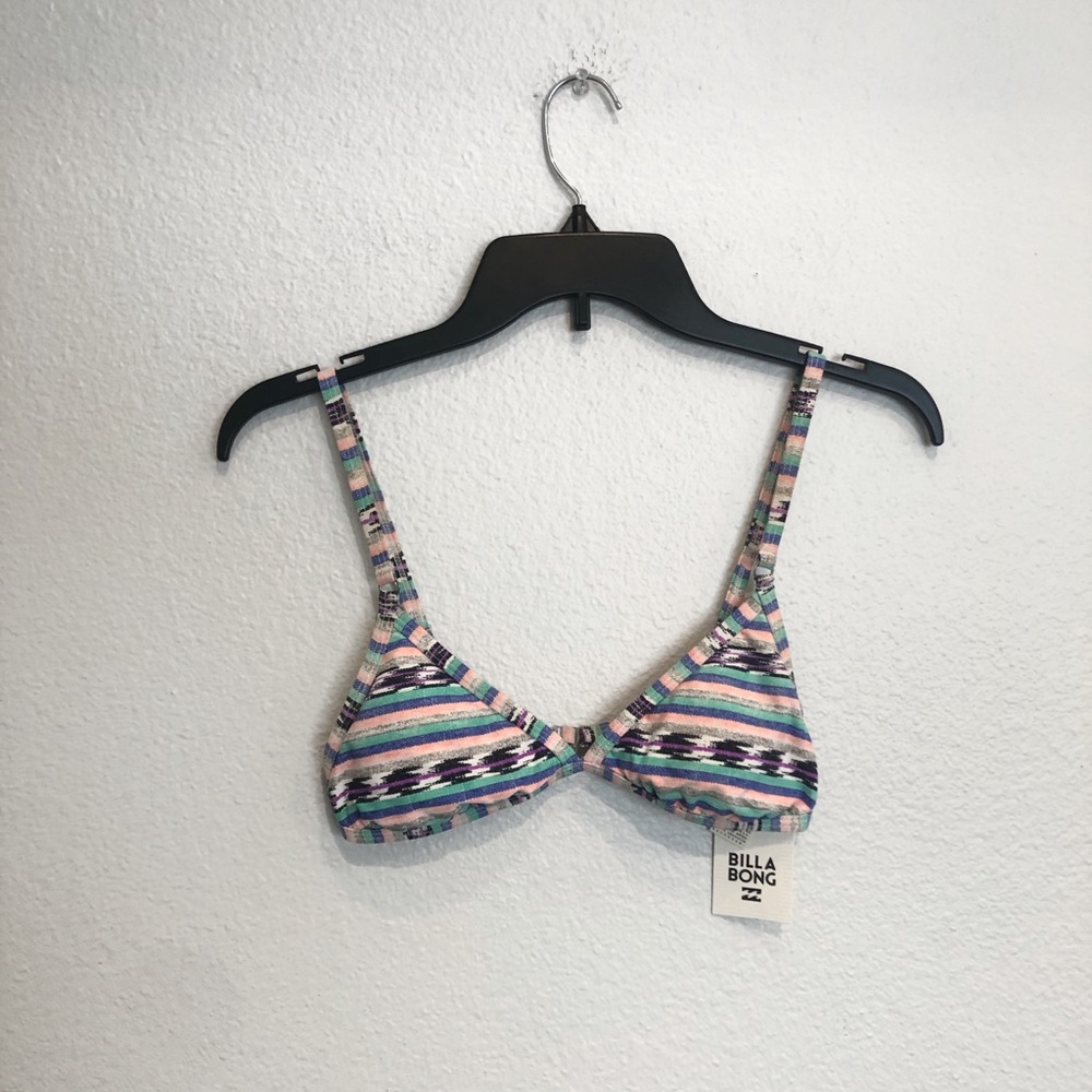 🆕 NWT Billabong pink blue white and black pastel Aztec print bikini top